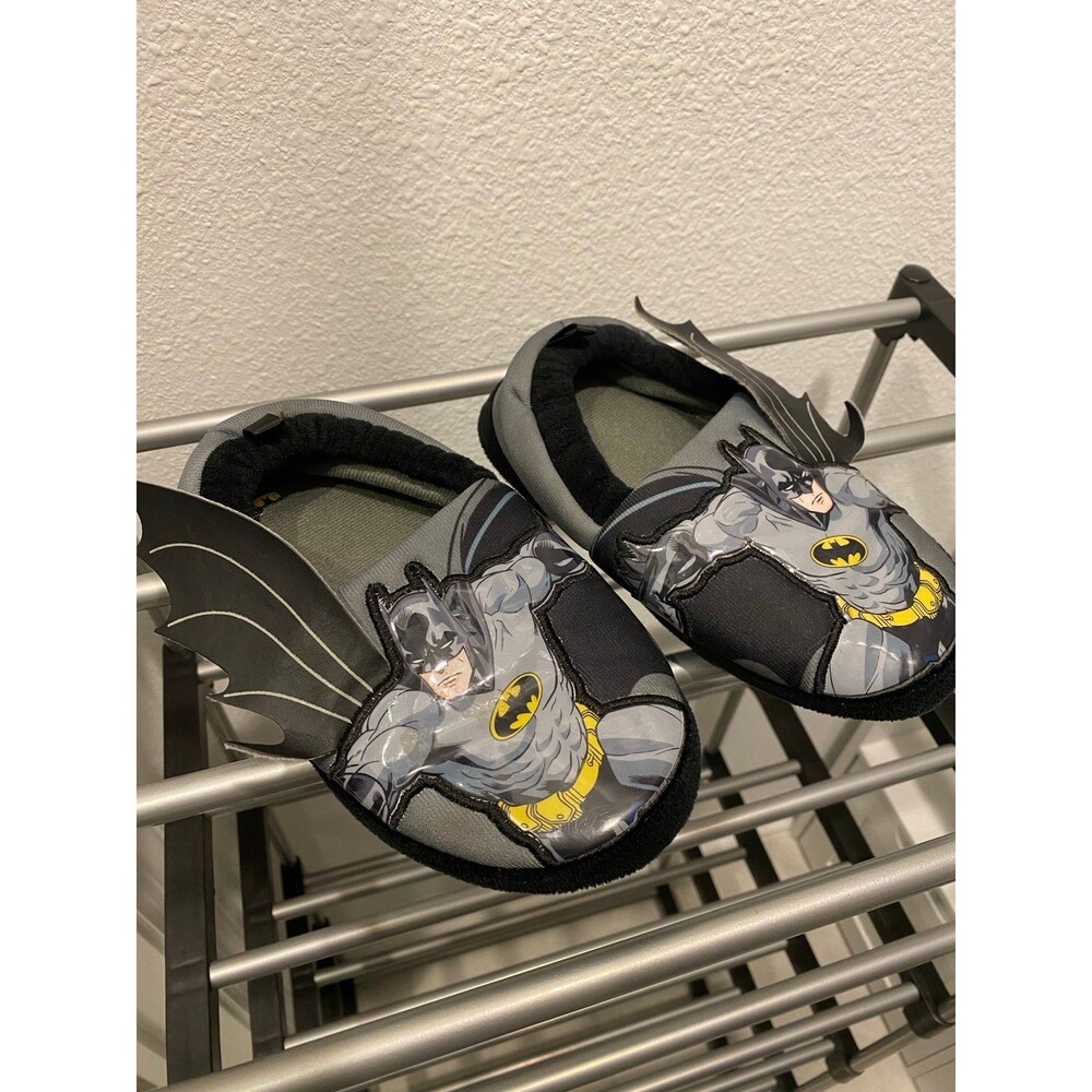 Batman boys slipper shoes size 11-12
